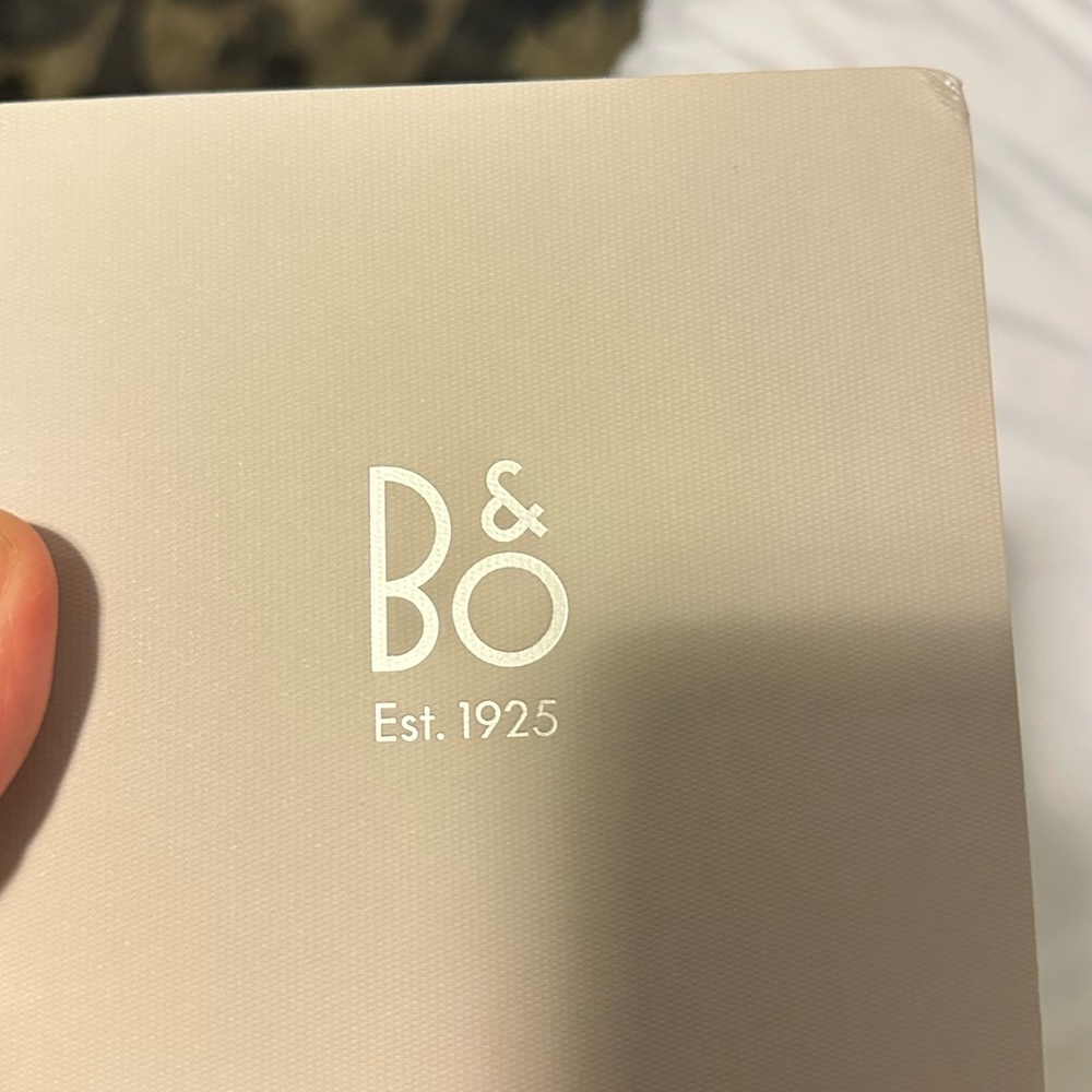 B&O (Bang & Olufsen) Accessory Box in Blush Pink